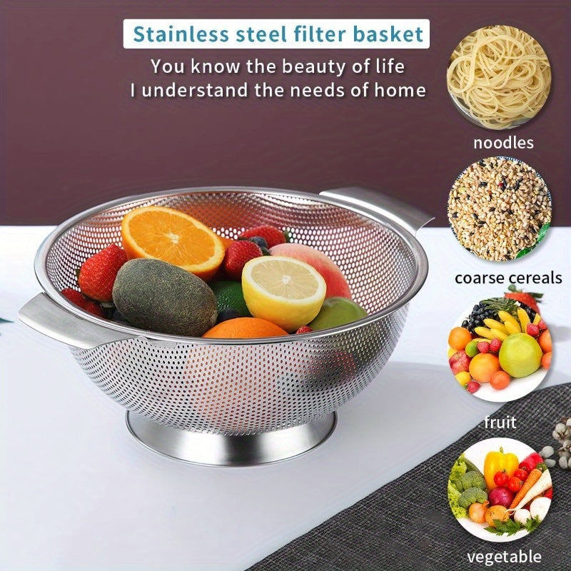 A Colander Made of Stainless Steel, Featuring a Metal Filter And a Sturdy Handle, Ideal for Draining, Rinsing, And Cleaning. It'S Suitable for Washing Rice, Fruits, And Vegetables