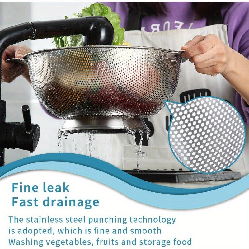 A Colander Made of Stainless Steel, Featuring a Metal Filter And a Sturdy Handle, Ideal for Draining, Rinsing, And Cleaning. It'S Suitable for Washing Rice, Fruits, And Vegetables